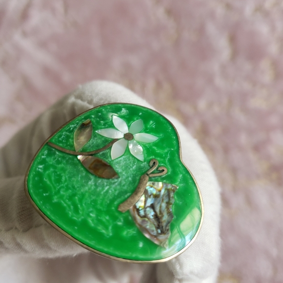 HEART SHAPED PIN | Mexico Alpaca Mother of Pearl Pin - Picture 7 of 13